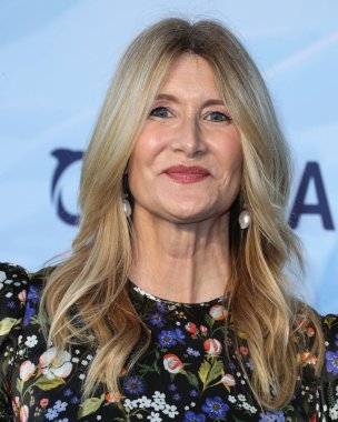 Aktris Laura Dern, 23 Ekim 2021 'de Laguna Beach, Orange County, Kaliforniya, ABD' de düzenlenen 14. Geleneksel Oceana Deniz Değişimi Yaz Partisi 'ne geldi..