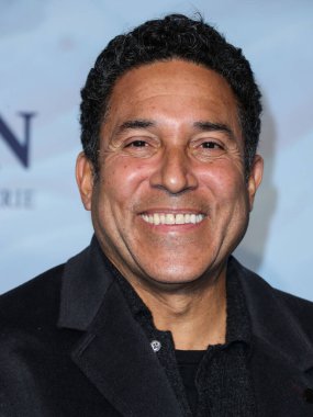 Aktör Oscar Nunez, 23 Ekim 2021 'de Laguna Beach, Orange County, Kaliforniya, ABD' de düzenlenen 14. Geleneksel Oceana Deniz Değişimi Yaz Partisi 'ne geldi.. 