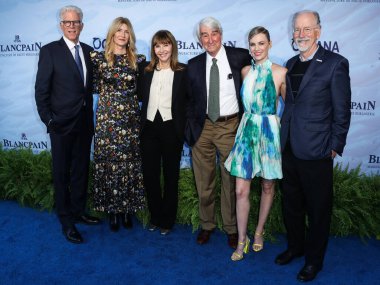 Aktör Ted Danson, aktris Laura Dern, aktris Mary Steenburgen, oyuncu Sam Waterston, oyuncu January Jones ve Oceana Andy Sharpless 'ın CEO' su, 23 Ekim 2021 'de ABD' nin Laguna Beach kentindeki 14..  