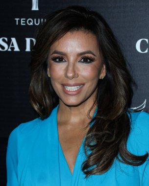 Aktris Eva Longoria Baston, 21 Ekim 2021 'de Los Angeles, Kaliforniya, ABD' de bulunan 8175 Melrose Bulvarı 'nda Casa Del Sol Tekila tarafından sunulan Brian Bowen Smith' in Sürücü Kitapları ve Galerisi 'ne geldi..