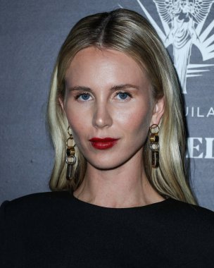 Emlakçı / sosyete üyesi Tessa June Grafin von Walderdorff Hilton, 21 Ekim 2021 'de Los Angeles, ABD' de 8175 Melrose Bulvarı 'nda düzenlenen Casa Del Sol Tekila tarafından sunulan Brian Bowen Smith' in Sürücü Kitabı Fırlatması ve Galerisi 'ne geldi.