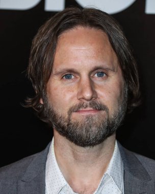 Besteci / müzisyen / yapımcı Ben Lovett, 19 Ekim 2021 'de Westwood, Los Angeles, Los Angeles, Kaliforniya, ABD' de düzenlenen Los Angeles Dark Sky Films ve Queensbury Pictures 'ın' Broadcast Signal Intrusion 'a geldi.