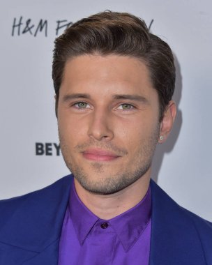 Aktör Ronen Rubinstein, 16 Ekim 2021 'de GeARBOX LA' da düzenlenen Çevre Medya Derneği (EMA) Ödül Galasına geldi..