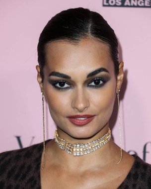 Model Gizele Oliveira, Los Angeles, Kaliforniya, Beverly Hills 'te 16 Ekim 2021' de The Pritzker Estate 'te düzenlenen unutulmaz bir akşam galasına geliyor..
