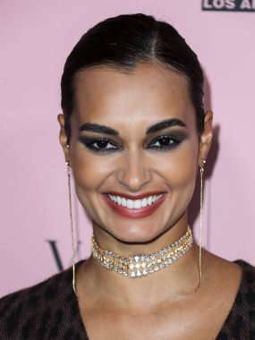 Model Gizele Oliveira, Los Angeles, Kaliforniya, Beverly Hills 'te 16 Ekim 2021' de The Pritzker Estate 'te düzenlenen unutulmaz bir akşam galasına geliyor..