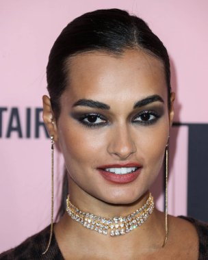Model Gizele Oliveira, Los Angeles, Kaliforniya, Beverly Hills 'te 16 Ekim 2021' de The Pritzker Estate 'te düzenlenen unutulmaz bir akşam galasına geliyor..