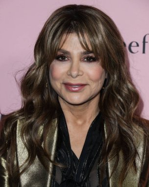 Şarkıcı Paula Abdul, Los Angeles, Kaliforniya, Beverly Hills 'de 16 Ekim 2021' de The Pritzker Estate 'te düzenlenen unutulmaz akşam galasına geliyor..
