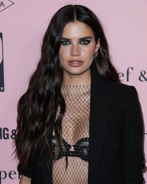 Model Sara Sampaio, Los Angeles, Kaliforniya, Beverly Hills 'te 16 Ekim 2021' de The Pritzker Estate 'te düzenlenen Unutulmaz Yıldızlar Altında Akşam Galası' na geliyor..