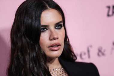 Model Sara Sampaio, Los Angeles, Kaliforniya, Beverly Hills 'te 16 Ekim 2021' de The Pritzker Estate 'te düzenlenen Unutulmaz Yıldızlar Altında Akşam Galası' na geliyor..