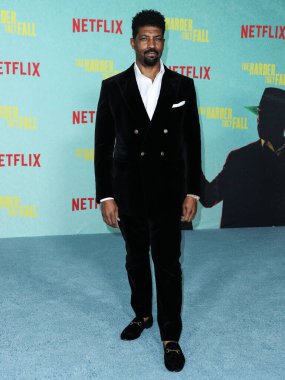 Komedyen Deon Cole 13 Ekim 2021 'de Los Angeles, Kaliforniya, ABD' de bulunan Shrine Auditorium ve Expo Hall 'da düzenlenen Netflix' in 