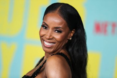 Gucci giyen kostüm tasarımcısı June Ambrose, 13 Ekim 2021 'de Los Angeles, Kaliforniya, ABD' de bulunan Shrine Auditorium ve Expo Hall 'da düzenlenen Netflix' in 'The Harder They Fall' adlı filminin Los Angeles galasına geldi.