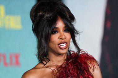 Şarkıcı Kelly Rowland, 13 Ekim 2021 'de Los Angeles, Kaliforniya, ABD' deki Shrine Auditorium ve Expo Hall 'da düzenlenen Netflix' in 