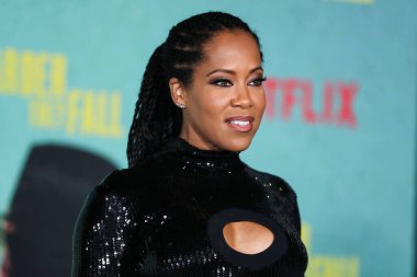 Bulgari mücevherleriyle David Koma görünüşü takan aktris Regina King, 13 Ekim 2021 'de Los Angeles, Kaliforniya, ABD' de bulunan Shrine Auditorium ve Expo Hall 'da düzenlenen Netflix' in 'The Harder They Fall' adlı filminin Los Angeles galasına geldi.. 