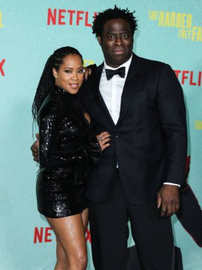 Aktris Regina King ve yönetmen Jeymes Samuel, 13 Ekim 2021 'de Los Angeles, Kaliforniya, ABD' de bulunan Shrine Auditorium ve Expo Hall 'da düzenlenen Netflix' in 
