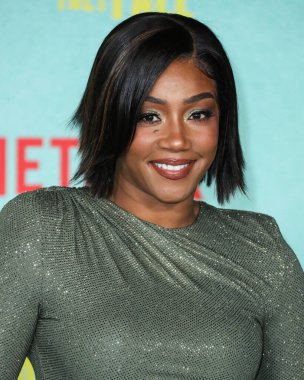 Alexandre Vauthier elbisesi giyen aktris Tiffany Haddish, 13 Ekim 2021 'de Los Angeles, Kaliforniya, ABD' de bulunan Shrine Auditorium ve Expo Hall 'da düzenlenen Netflix' in 'The Harder They Fall' adlı filminin Los Angeles galasına geldi.