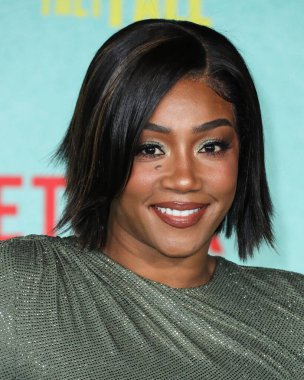 Alexandre Vauthier elbisesi giyen aktris Tiffany Haddish, 13 Ekim 2021 'de Los Angeles, Kaliforniya, ABD' de bulunan Shrine Auditorium ve Expo Hall 'da düzenlenen Netflix' in 'The Harder They Fall' adlı filminin Los Angeles galasına geldi.