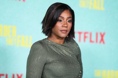 Alexandre Vauthier elbisesi giyen aktris Tiffany Haddish, 13 Ekim 2021 'de Los Angeles, Kaliforniya, ABD' de bulunan Shrine Auditorium ve Expo Hall 'da düzenlenen Netflix' in 'The Harder They Fall' adlı filminin Los Angeles galasına geldi.