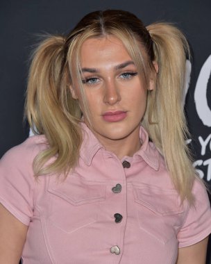 Aktris Madi Monroe, 13 Ekim 2021 'de Hollywood Roosevelt' te düzenlenen 