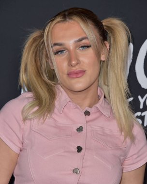 Aktris Madi Monroe, 13 Ekim 2021 'de Hollywood Roosevelt' te düzenlenen 