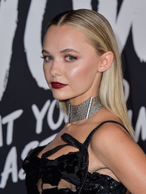 Aktris Madison Iseman, 13 Ekim 2021 'de Hollywood Roosevelt' te düzenlenen 