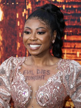 Aktris Carmela McNeal, 12 Ekim 2021 'de Hollywood, Los Angeles, Kaliforniya, ABD' deki TCL Çin Tiyatrosu IMAX 'te düzenlenen Universal Pictures' Halloween Kills 'in kostüm partisi galasına geldi.. 