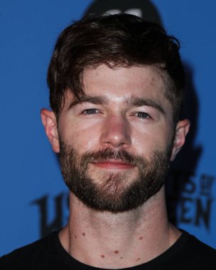 Andrew McLean, 30 Eylül 2021 'de Amerika Birleşik Devletleri' nin Kaliforniya eyaletinin Los Angeles kentindeki Heritage Square Müzesi 'nde düzenlenen Freeform' Halloween Road 'a geliyor.