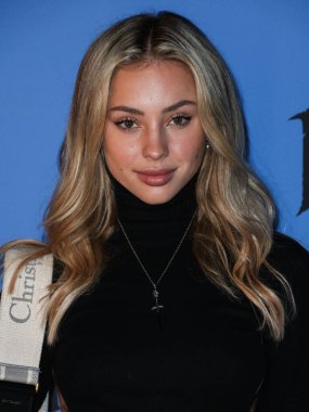 Charly Jordan, 30 Eylül 2021 'de Amerika Birleşik Devletleri' nin Kaliforniya eyaletinin Los Angeles kentindeki Heritage Square Müzesi 'nde düzenlenen Freeform' Halloween Road 'a geliyor.