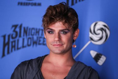 Aktör Garrett Clayton, 30 Eylül 2021 'de ABD' nin Kaliforniya eyaletinin Los Angeles kentindeki Heritage Square Müzesi 'nde düzenlenen Freeform' Halloween Road 'Yetenek ve Basın Gecesi' ne geldi.