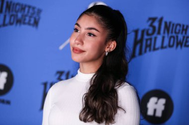 Isabella Ferreira, 30 Eylül 2021 'de Los Angeles, Kaliforniya' da düzenlenen Heritage Square Müzesi 'nde düzenlenen Freeform' Halloween Road 'Yetenek ve Basın Gecesi' ne ulaştı.