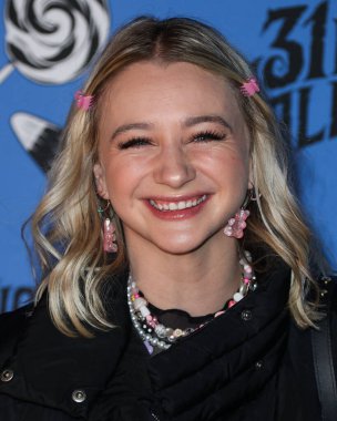 Mollee Gray, 30 Eylül 2021 'de ABD' nin Kaliforniya eyaletinin Los Angeles kentindeki Heritage Square Müzesi 'nde düzenlenen Freeform' Halloween Road 'Yetenek ve Basın Gecesi' ne geldi.