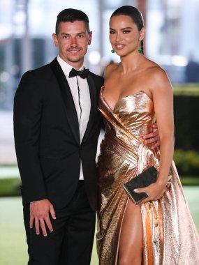 Andre L III ve kız arkadaşı / mankeni Adriana Lima, 25 Eylül 2021 'de Los Angeles, Kaliforniya, ABD' de bulunan Akademi Film Müzesi 'nin açılış galasına Nicolas Jebran elbisesi giyerek geldi.. 