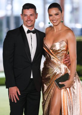 Andre L III ve kız arkadaşı / mankeni Adriana Lima, 25 Eylül 2021 'de Los Angeles, Kaliforniya, ABD' de bulunan Akademi Film Müzesi 'nin açılış galasına Nicolas Jebran elbisesi giyerek geldi.. 