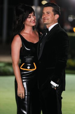Louis Vuitton elbisesi giyen şarkıcı Katy Perry ve nişanlısı / aktörü Orlando Bloom, 25 Eylül 2021 'de ABD' nin Kaliforniya eyaletinin Los Angeles kentinde bulunan Akademi Film Müzesi 'nin açılış galasına geldi..