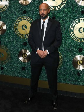 Tuma Basa, 23 Eylül 2021 tarihinde Batı Hollywood, Los Angeles, Kaliforniya, ABD 'de 1 Hotel West Hollywood' da düzenlenen 1. Yıllık Siyahi Müzik Eylem Koalisyonu Müzik Ödülleri 'ne geldi..