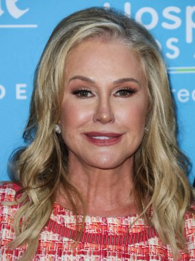 Oyuncu Kathy Hilton, Los Angeles Çocuk Hastanesi 'nin 16. Yıllık Oyuncak Yolu' na geliyor. Sunucu Kathy Hilton, Paris Hilton ve Nicky Hilton Rothschild. 21 Eylül 2021 'de ABD' nin Los Angeles eyaletinin başkenti Los Angeles 'ta bulunan Abbey Food and Bar' da düzenlenen ev sahibi.