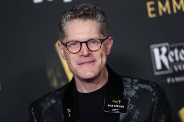 Bob Bergen, 17 Eylül 2021 'de Kuzey Hollywood, Los Angeles, Kaliforniya, ABD' deki Televizyon Sanatları ve Bilimleri Akademisi 'nde düzenlenen 73. Emmy Ödüllü Adaylar Resepsiyonuna geldi..