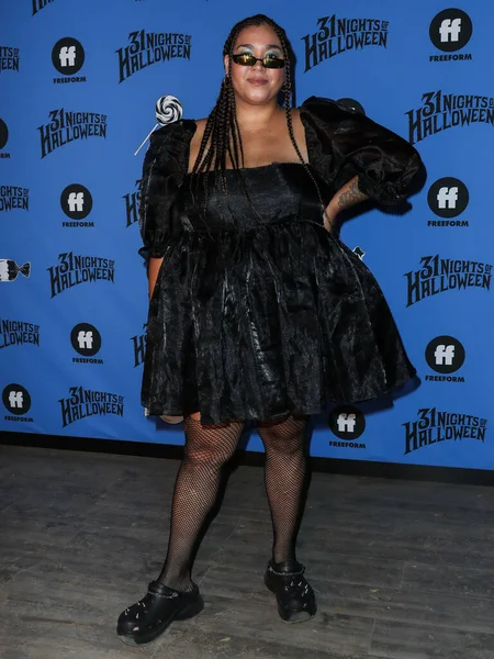 Jazzmyne Jay Przybywa Freeform Halloween Road Talent Press Preview Night — Zdjęcie stockowe