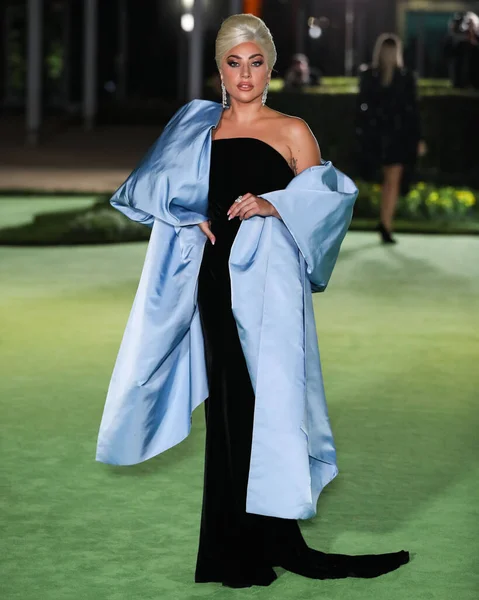 Cantora Lady Gaga Stefani Joanne Angelina Germanotta Vestindo Vestido Schiaparelli — Fotografia de Stock
