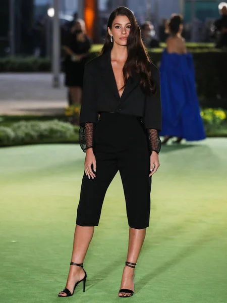 Modelo Camila Morrone Vestida Con Atuendo Louis Vuitton Llega Gala —  Fotos de Stock