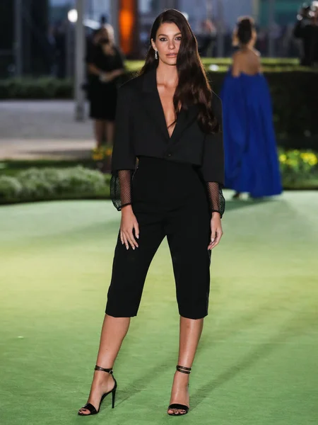 Model Camila Morrone Met Een Louis Vuitton Outfit Arriveert Het — Stockfoto