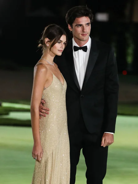 Modelo Kaia Gerber Vistiendo Vestido Celine Novio Jacob Elordi Llegan — Foto de Stock