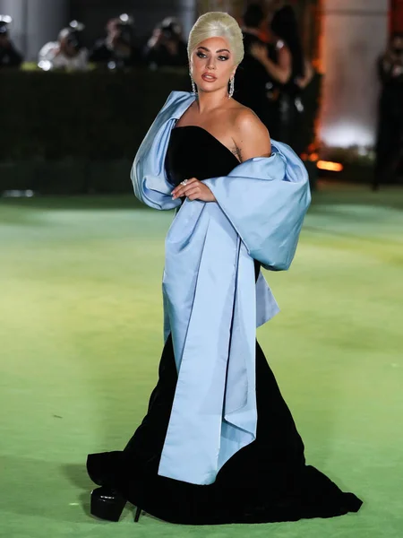 Cantora Lady Gaga Stefani Joanne Angelina Germanotta Vestindo Vestido Schiaparelli — Fotografia de Stock