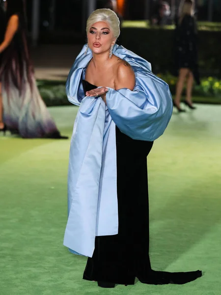Penyanyi Lady Gaga Stefani Joanne Angelina Germanotta Mengenakan Gaun Schiaparelli — Stok Foto