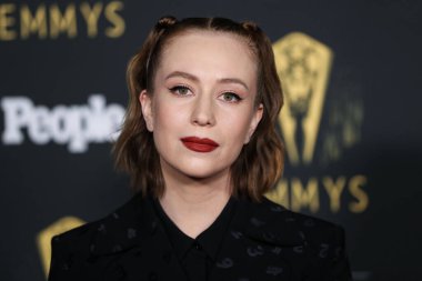 Komedyen / aktris Hannah Einbinder, 17 Eylül 2021 'de Kuzey Hollywood, Los Angeles, Kaliforniya, ABD' de düzenlenen The Academy of Television Arts and Sciences 'da düzenlenen 73. Emmy Ödülü adaylarını onurlandırmak için Televizyon Akademisi' nin resepsiyonuna geldi..