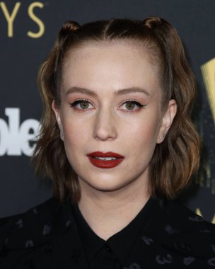 Komedyen / aktris Hannah Einbinder, 17 Eylül 2021 'de Kuzey Hollywood, Los Angeles, Kaliforniya, ABD' de düzenlenen The Academy of Television Arts and Sciences 'da düzenlenen 73. Emmy Ödülü adaylarını onurlandırmak için Televizyon Akademisi' nin resepsiyonuna geldi..