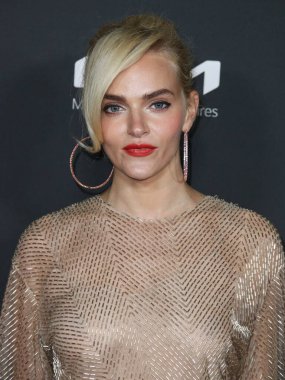 Valentino elbisesi giyen aktris Madeline Brewer, 17 Eylül 2021 'de ABD' nin Los Angeles kentindeki Televizyon Sanat ve Bilim Akademisi 'nde düzenlenen 73.