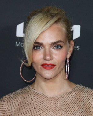 Valentino elbisesi giyen aktris Madeline Brewer, 17 Eylül 2021 'de ABD' nin Los Angeles kentindeki Televizyon Sanat ve Bilim Akademisi 'nde düzenlenen 73.