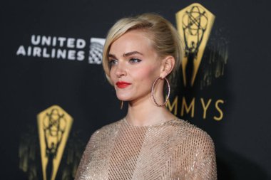 Valentino elbisesi giyen aktris Madeline Brewer, 17 Eylül 2021 'de ABD' nin Los Angeles kentindeki Televizyon Sanat ve Bilim Akademisi 'nde düzenlenen 73.