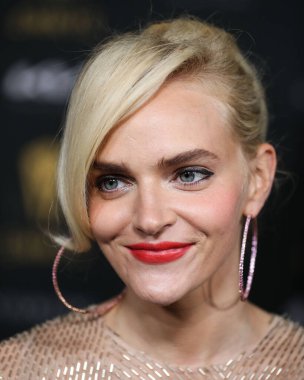 Valentino elbisesi giyen aktris Madeline Brewer, 17 Eylül 2021 'de ABD' nin Los Angeles kentindeki Televizyon Sanat ve Bilim Akademisi 'nde düzenlenen 73.