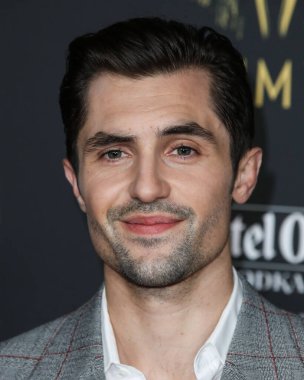 Aktör Phil Dunster, 17 Eylül 2021 'de Kuzey Hollywood, Los Angeles, Kaliforniya, ABD' de düzenlenen Televizyon Sanatları ve Bilimleri Akademisi 'nde düzenlenen 73. Emmy Ödüllü Adaylar Resepsiyonuna geldi..